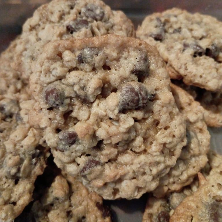 Chocolate Chip Oatmeal Cookies