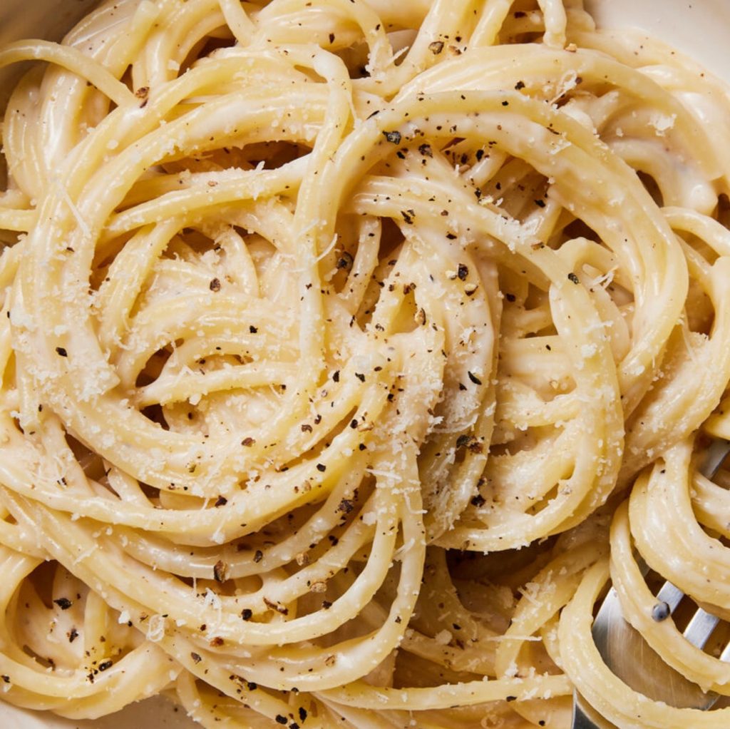Cacio e Pepe (Spaghetti with Black Pepper)